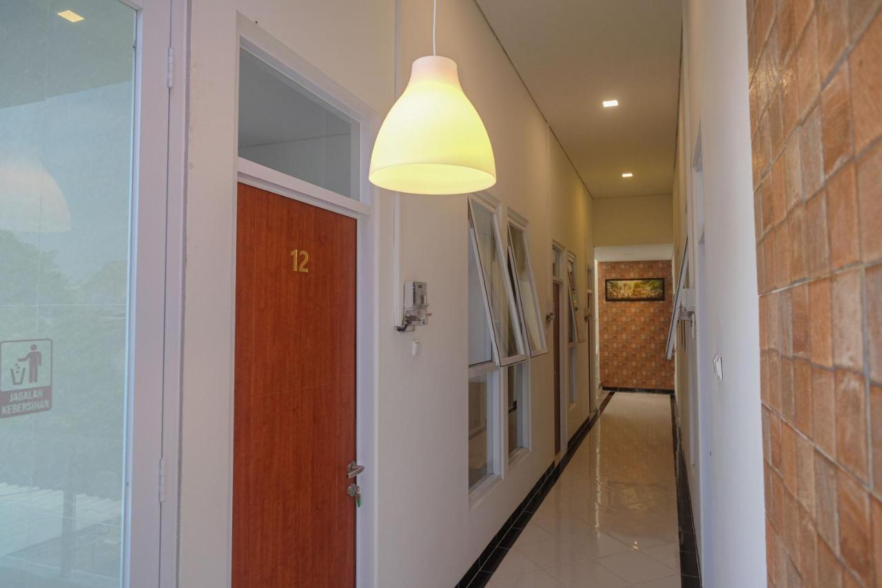 Reddoorz Syariah @ Tlogosari Semarang Hotel Alastuwo Exterior foto