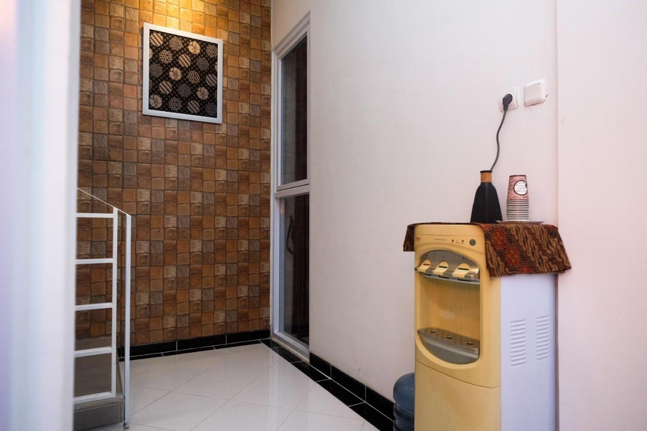 Reddoorz Syariah @ Tlogosari Semarang Hotel Alastuwo Exterior foto