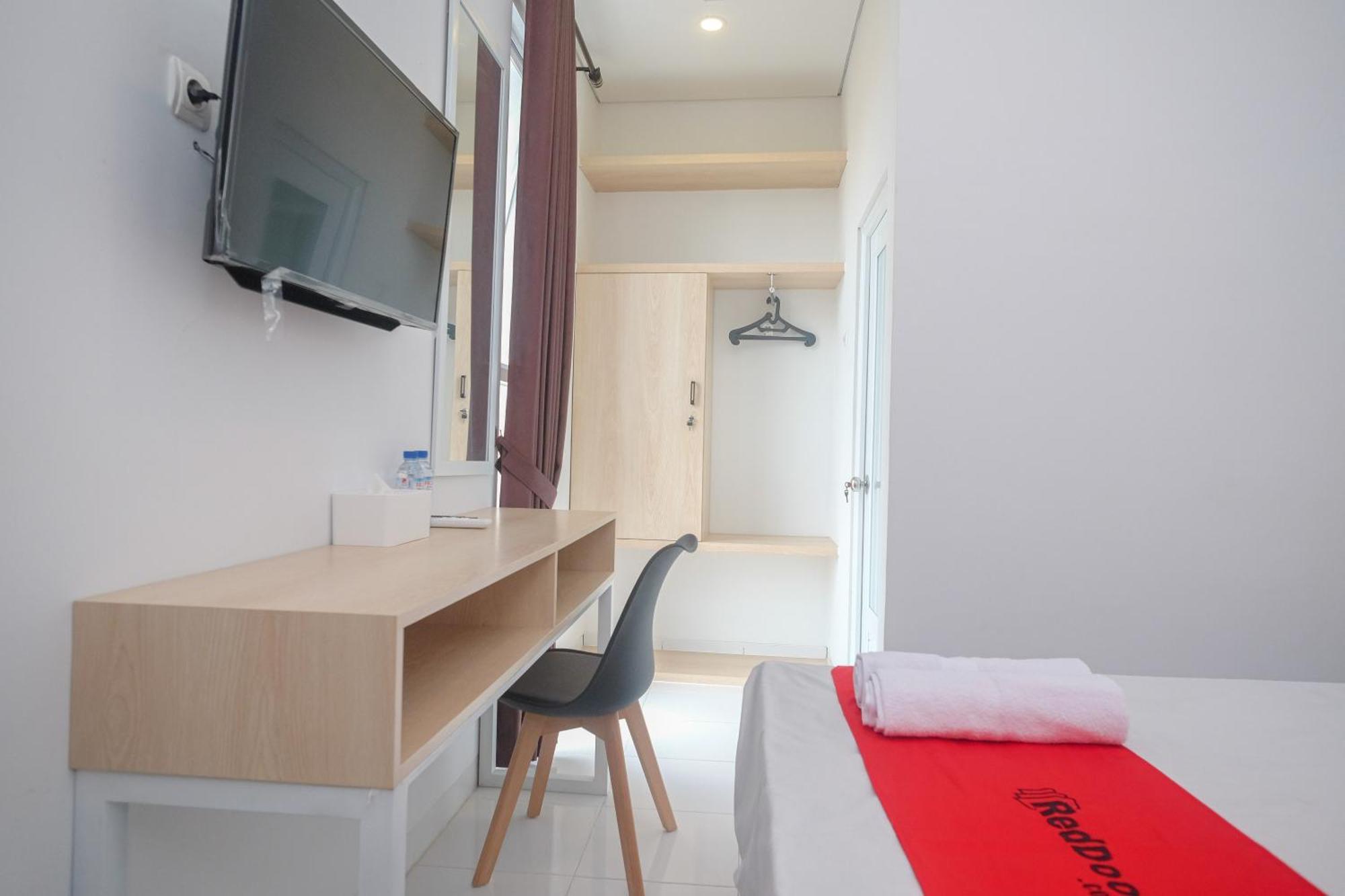 Reddoorz Syariah @ Tlogosari Semarang Hotel Alastuwo Exterior foto
